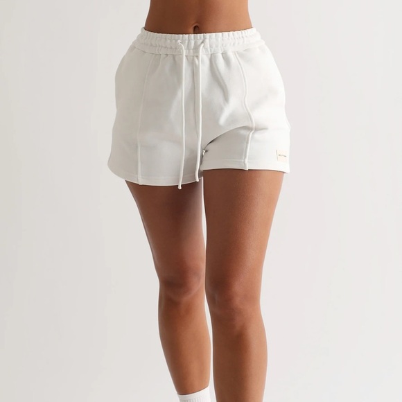 Gray Athletic Shorts with Relaxed Fit and Stretchy Fabric - Picture 1 of 7